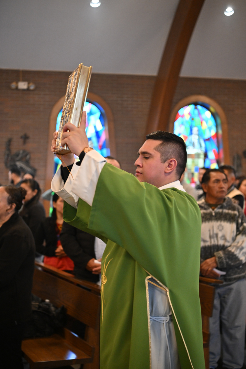 MigrantMass0304