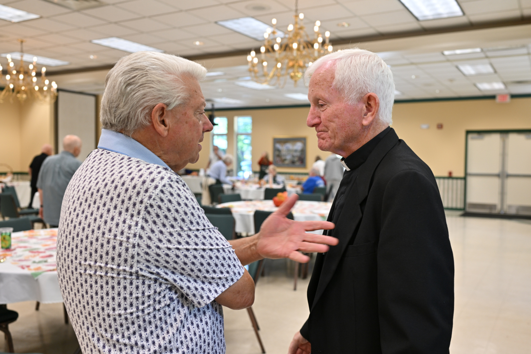 PriestLuncheon3998