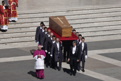 FRANCIS-FUNERAL-MASS