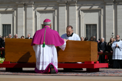 FRANCIS-FUNERAL-MASS
