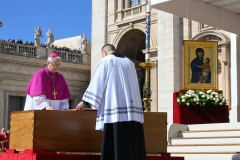FRANCIS-FUNERAL-MASS