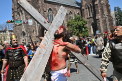 Living-Stations-2065