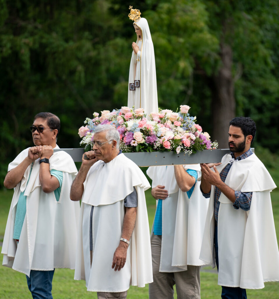 Bishop Sweeney celebrates Mass at Blue Army Shrine – The Beacon